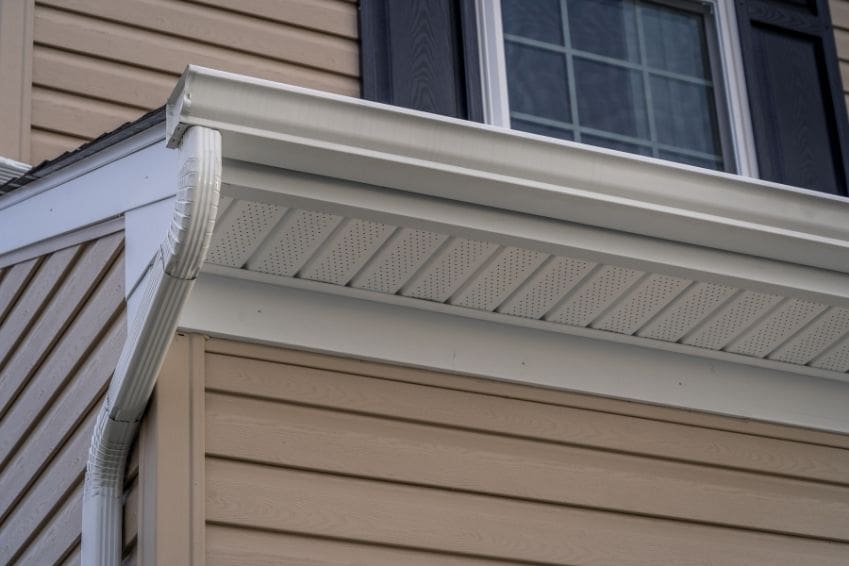 How Long Should Gutters Last on a House?
